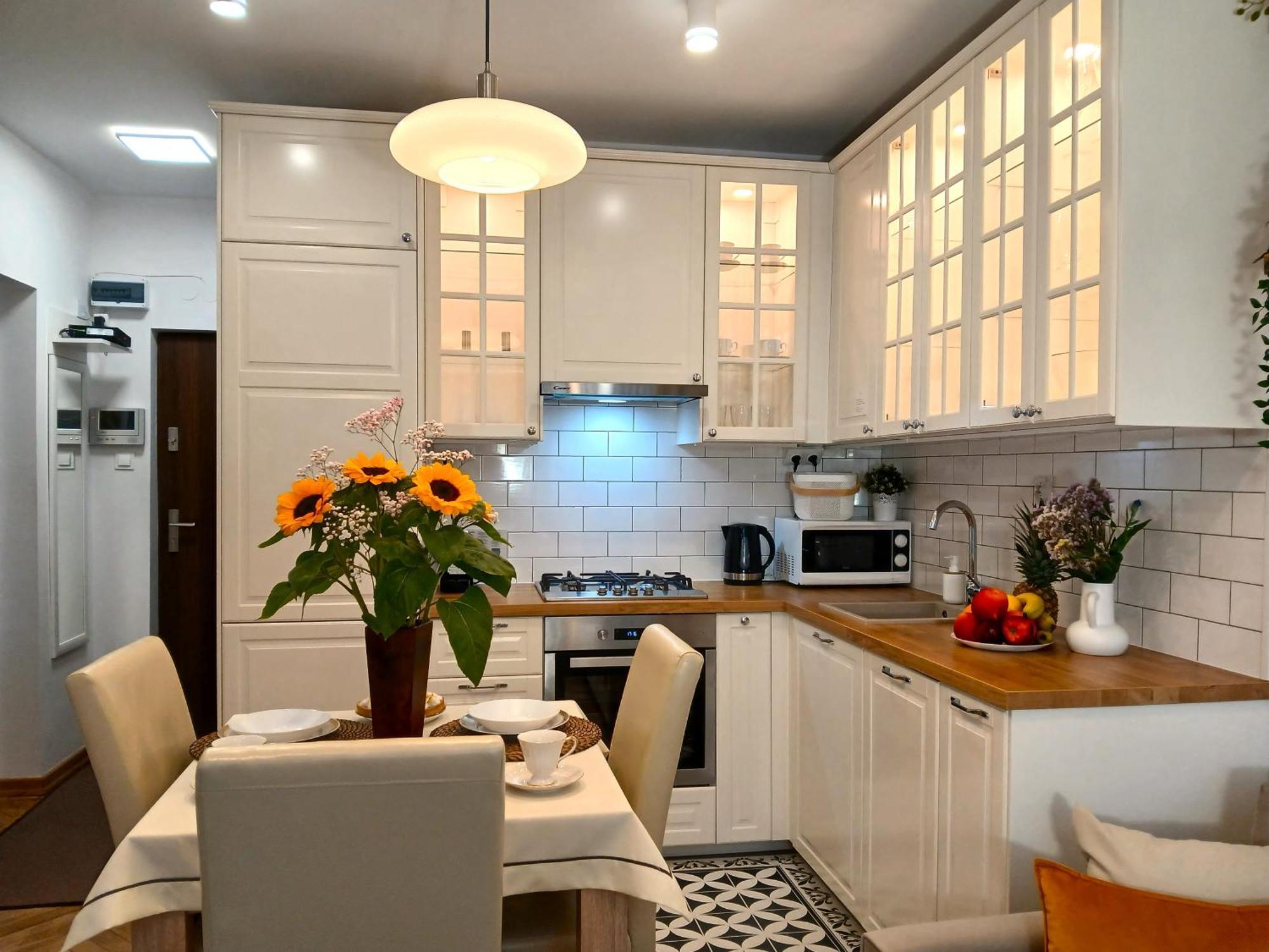 Downtown Elegant & Sunny Near Metro Station * Warszawa