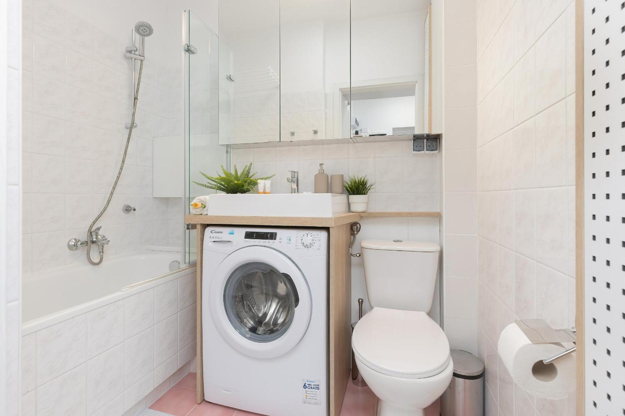 Apartament Downtown Elegant & Sunny Near Metro Station