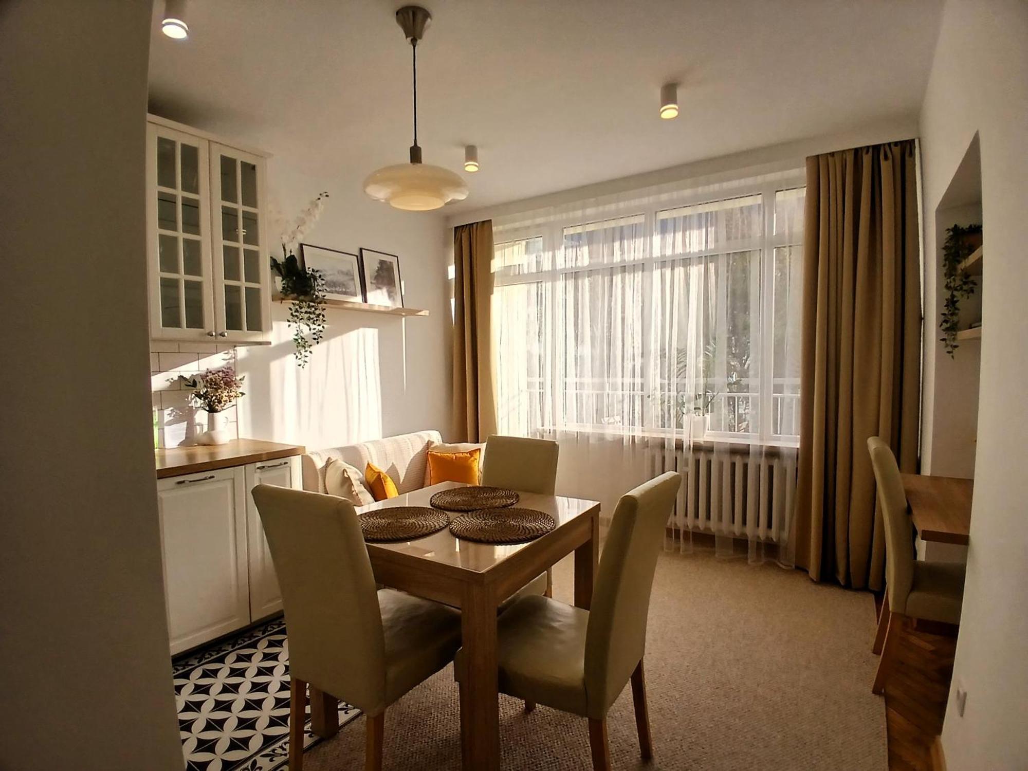 Apartament Downtown Elegant & Sunny Near Metro Station Warszawa